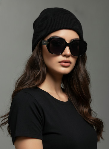 عینک افتابی زنانه اورجینال fendi سایز بزرگ