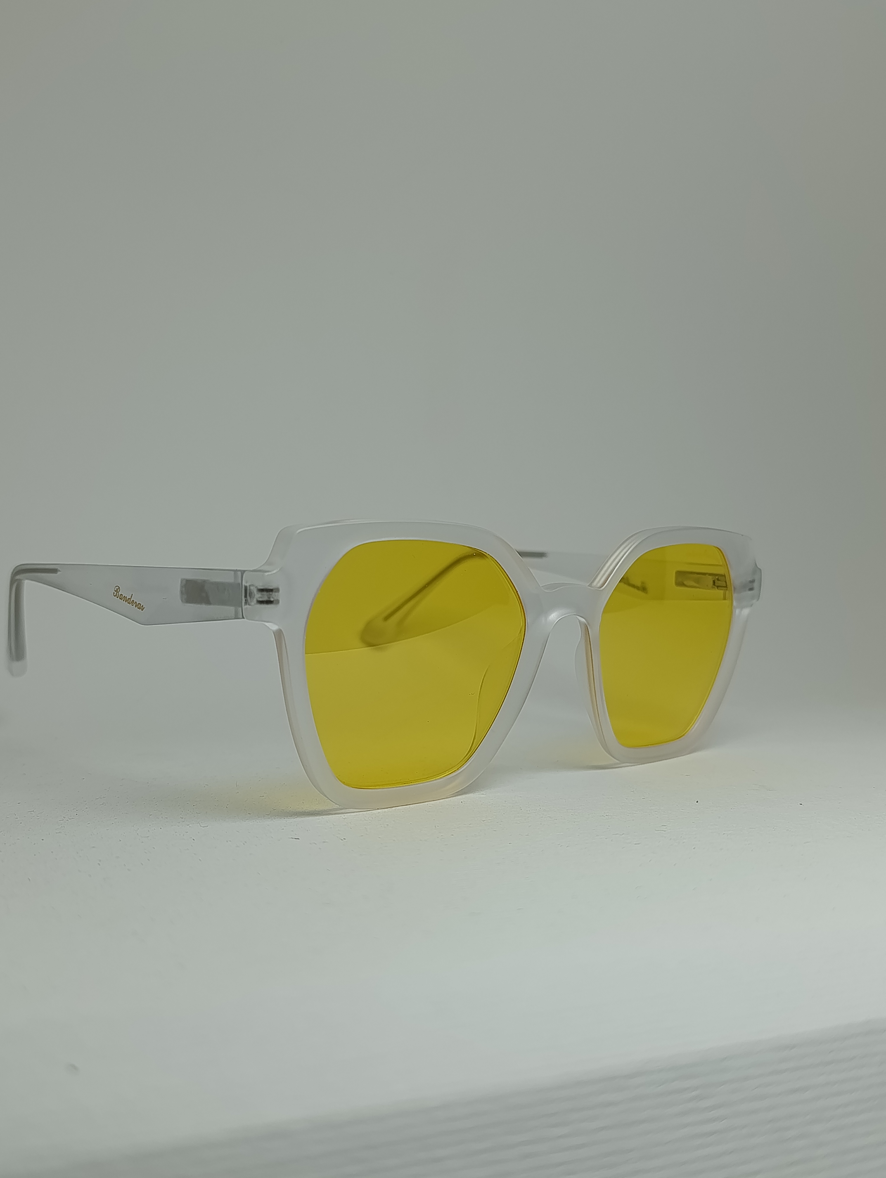 عینک شب زنانه اورجینال یخی خاص