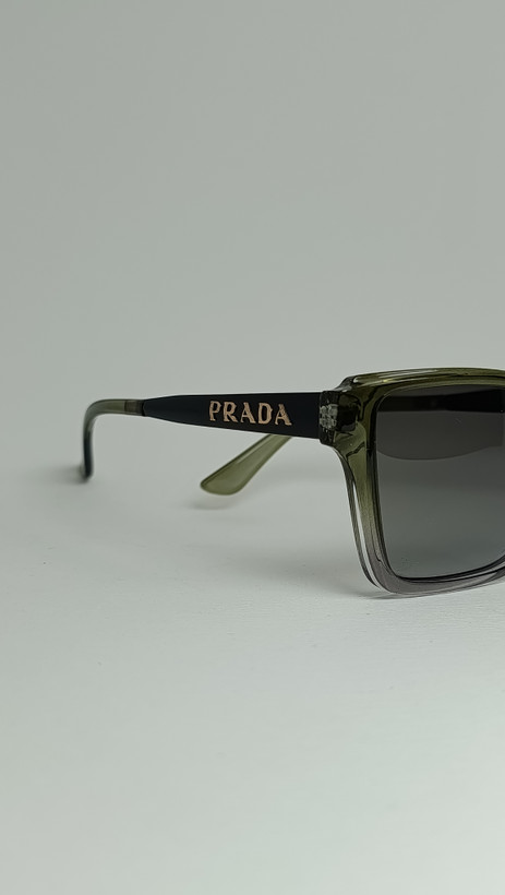 عینک افتابی زنونه prada خاص