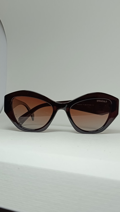 عینک افتابی زنونه prada گربه ای فشن و خاص