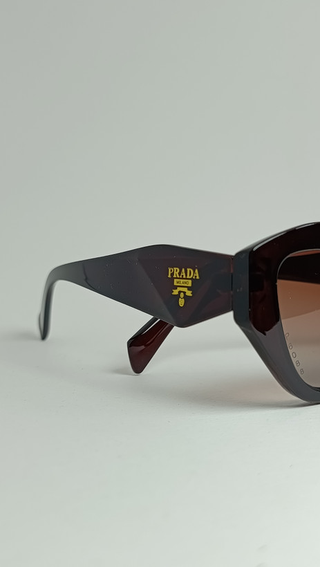 عینک افتابی زنونه prada گربه ای فشن و خاص