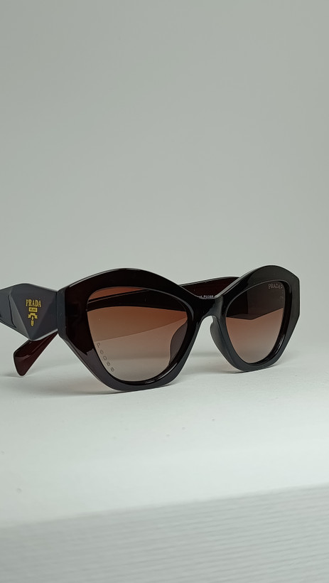 عینک افتابی زنونه prada گربه ای فشن و خاص