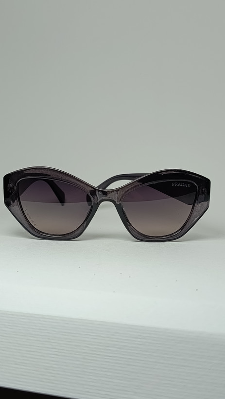 عینک افتابی زنونه prada گربه ای فشن و خاص